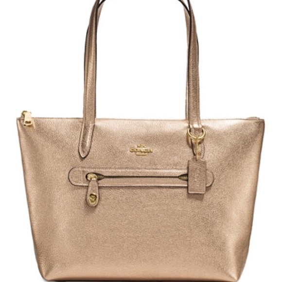 Coach Handbags - Coach pebble leather tote 👜 ❤️😍